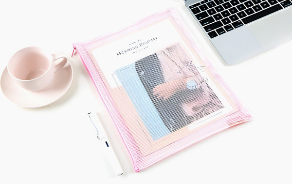 Hello Kitty Strawberry Zipper Pouch