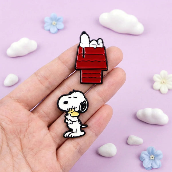 Peanuts Snoopy Enamel Pin - Happy Days