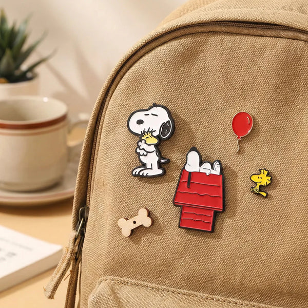 Peanuts Snoopy Enamel Pin - Happy Days