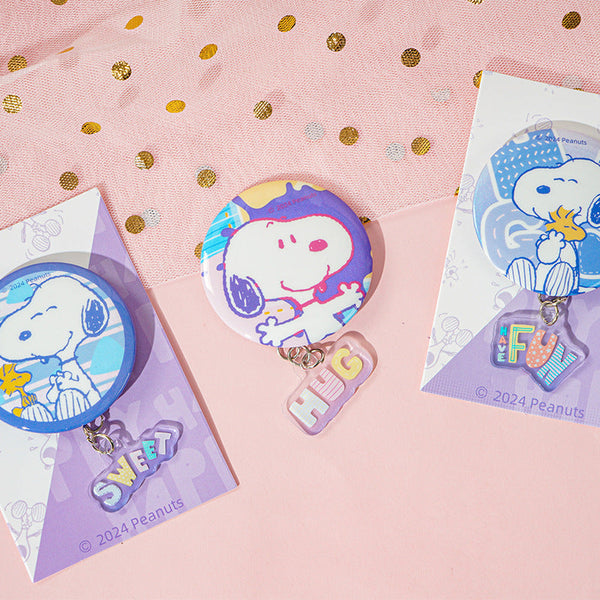 Peanuts Snoopy Pin Badges with A Pendant - Surprise Pack