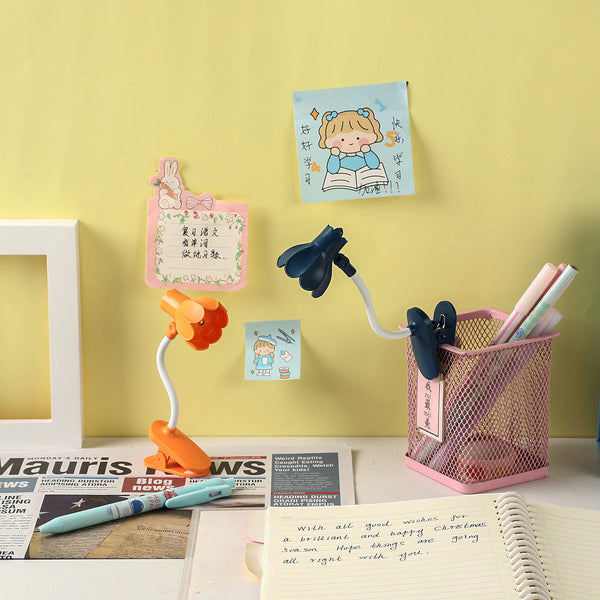 Petal Shine Mini Clip Lamp