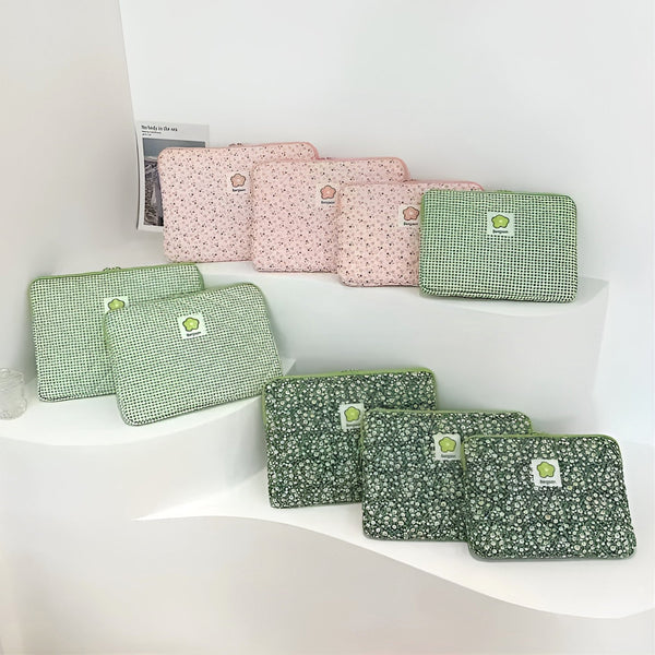 Floral Pattern Laptop Sleeve