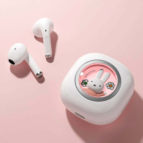 Miffy's Wireless Ear Buds With Wireless Charger - Pink