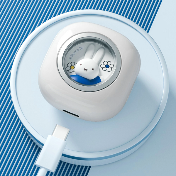 Miffy's Wireless Ear Buds With Wireless Charger - Blue